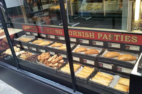 Ariana Mini Market & Bakery photo 3